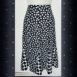 Size 6 women's Cato pencil skirt black white dots